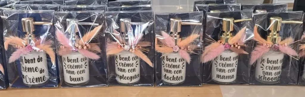 Handcrème afgewerkt met droogbloemen