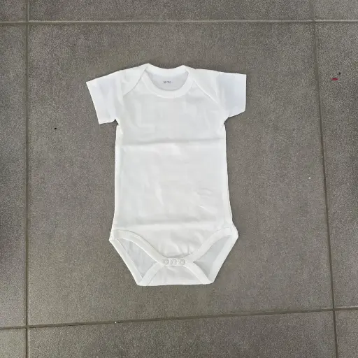 Romper met eigen tekst